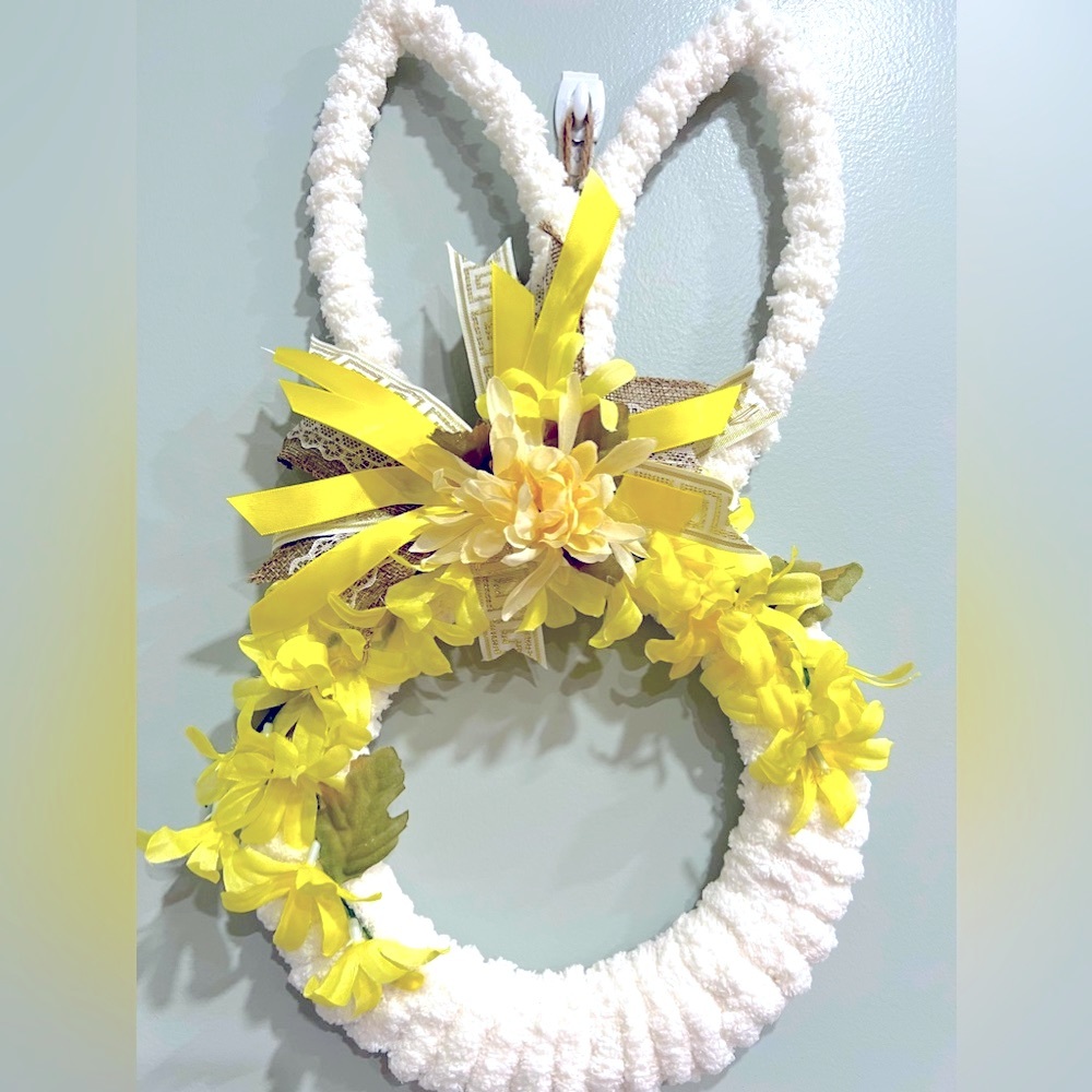 Brand new handmade, cute bunny, wall/indoor hanging wreath